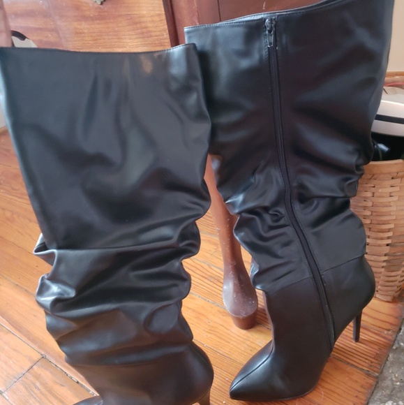 Boots - Picture 2 of 6